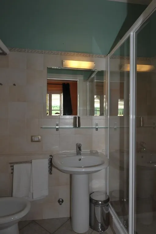 ** Guest house Room 4 Rome B&B Risorgimento Italy